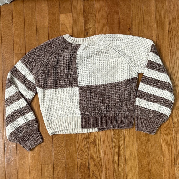 Altar'd State Two-Tone Brown Cream Sweater Soft Knit Cropped Size Small - Picture 4 of 8